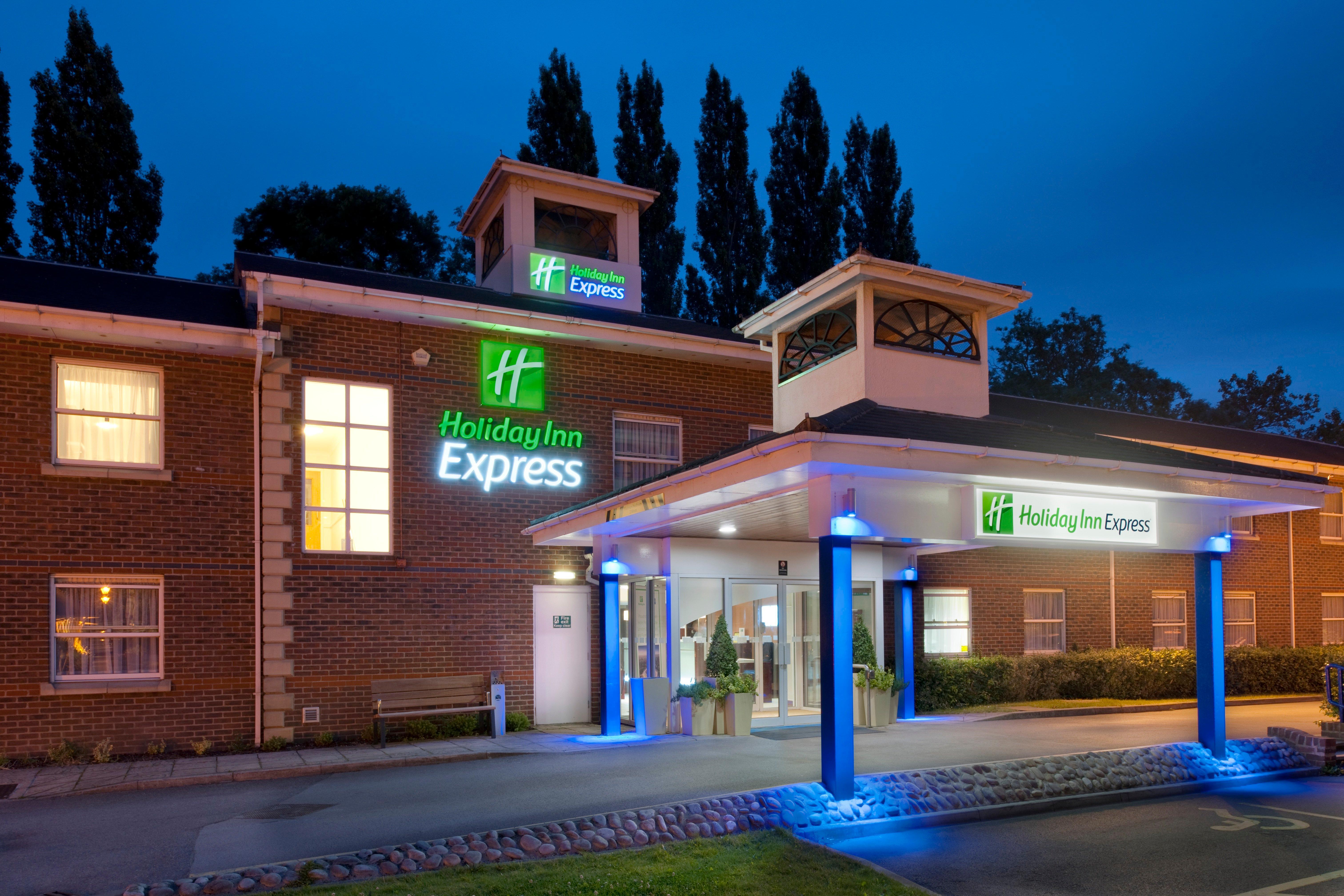 Holiday Inn Express Leeds-East By Ihg Leeds  Exteriér fotografie
