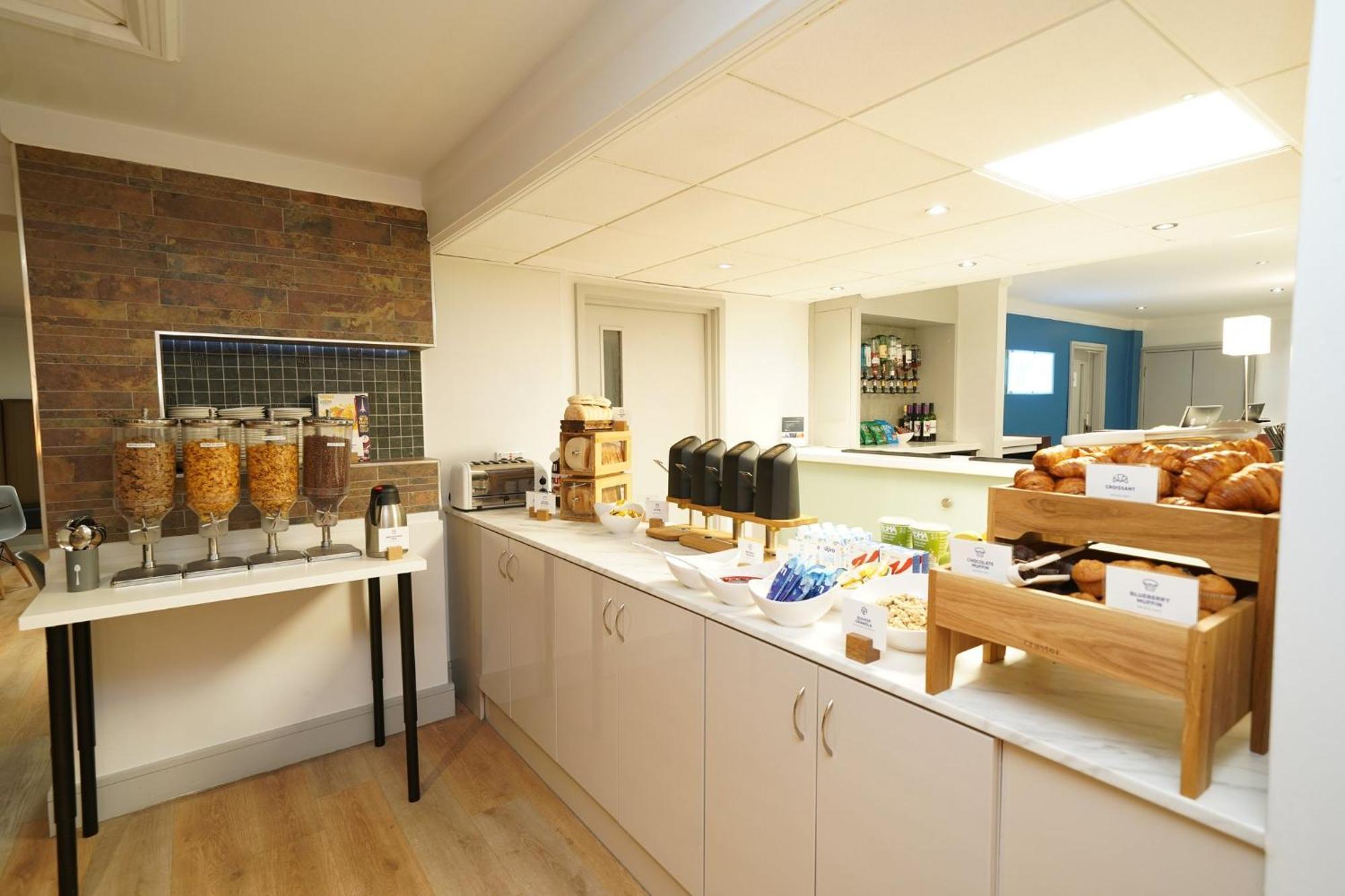 Holiday Inn Express Leeds-East By Ihg Leeds  Exteriér fotografie