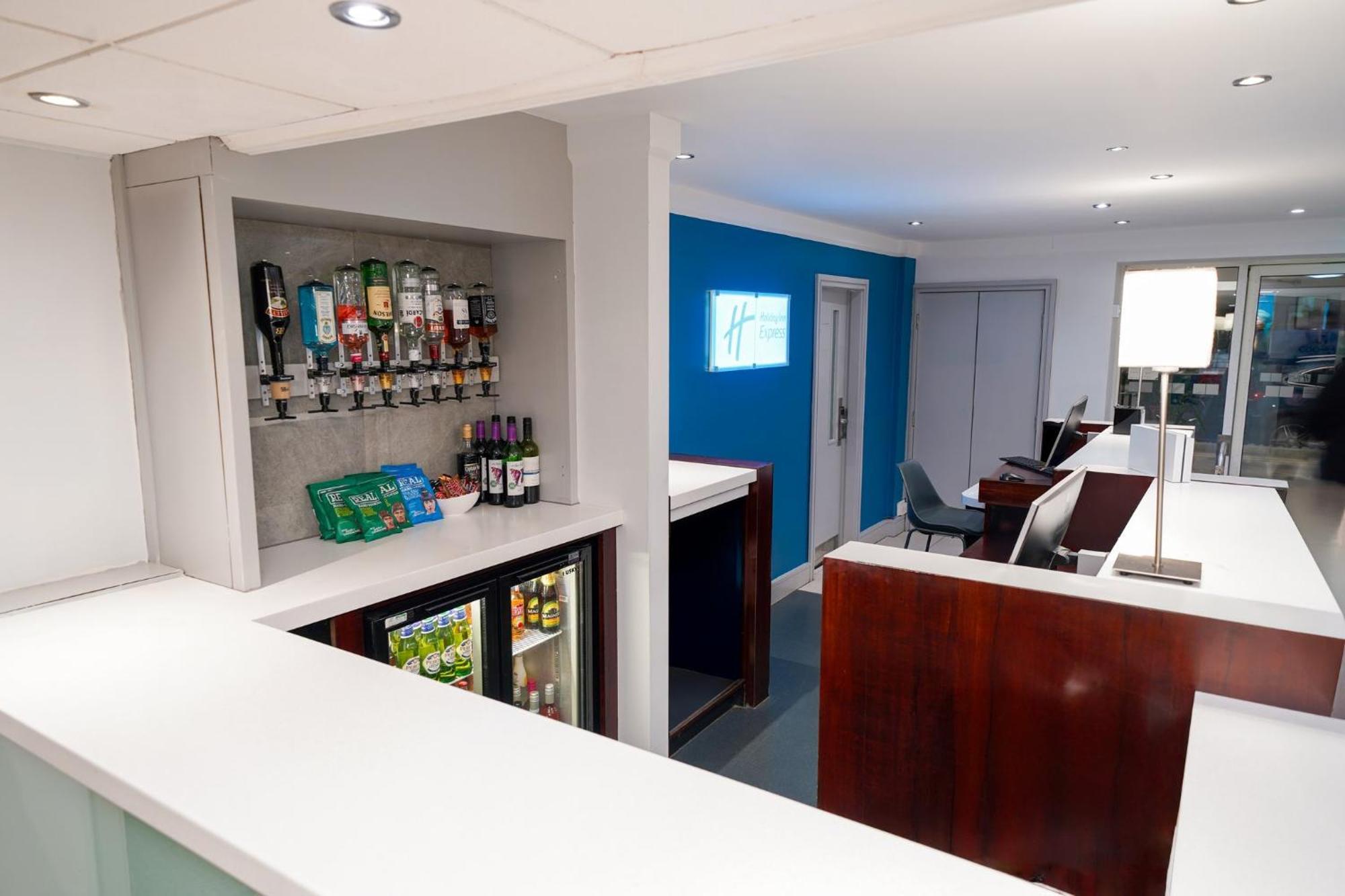Holiday Inn Express Leeds-East By Ihg Leeds  Exteriér fotografie