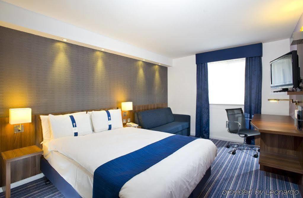 Holiday Inn Express Leeds-East By Ihg Leeds  Exteriér fotografie